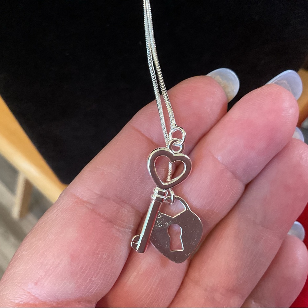 NWT, Sterling Silver Lock n Key through a heart necklace. - Picture 10 of 12